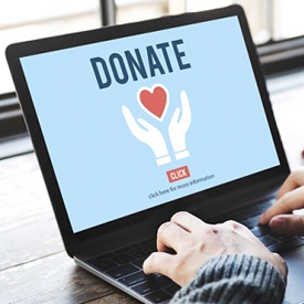 woman donating online