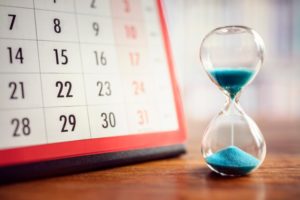 hourglass next to calendar